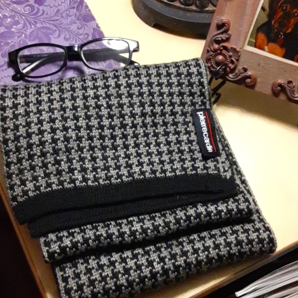 Pierre Cardin Other - Pierre Cardin Houndstooth Scarf